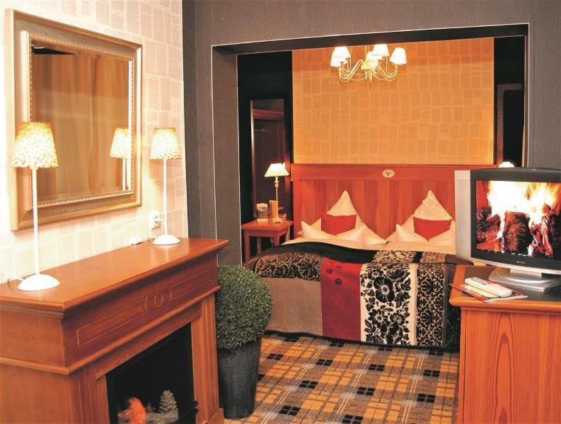 Hotel Schieferhof - Glaslust Neuhaus am Rennweg Esterno foto