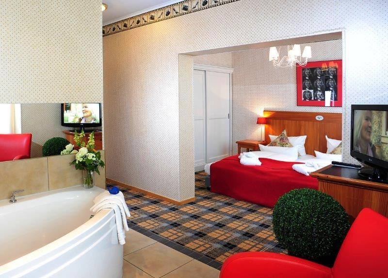 Hotel Schieferhof - Glaslust Neuhaus am Rennweg Esterno foto