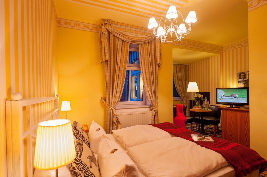 Hotel Schieferhof - Glaslust Neuhaus am Rennweg Esterno foto