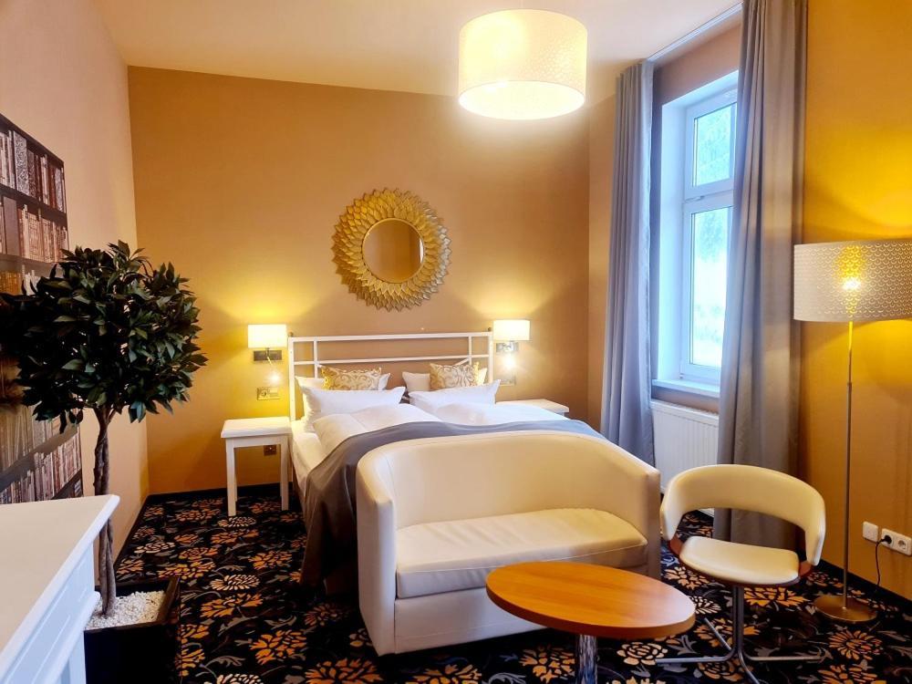 Hotel Schieferhof - Glaslust Neuhaus am Rennweg Esterno foto