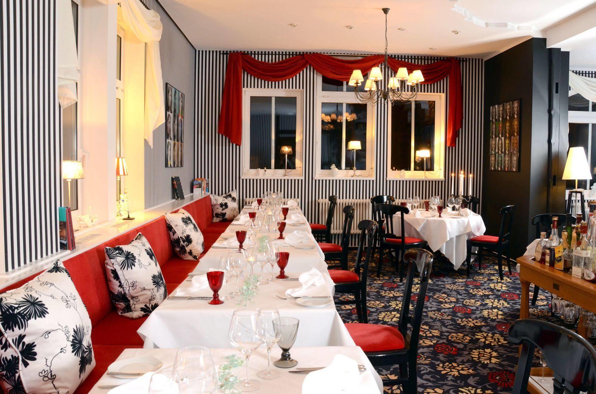 Hotel Schieferhof - Glaslust Neuhaus am Rennweg Esterno foto